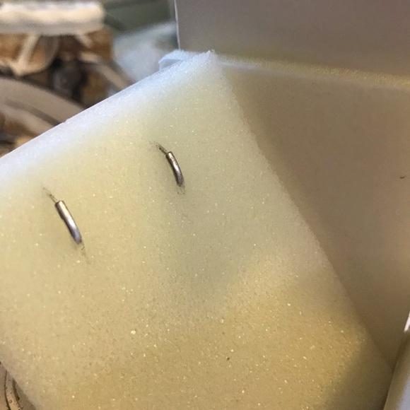 Avon Mark Silver & Turquoise color Earrings - Picture 2 of 3